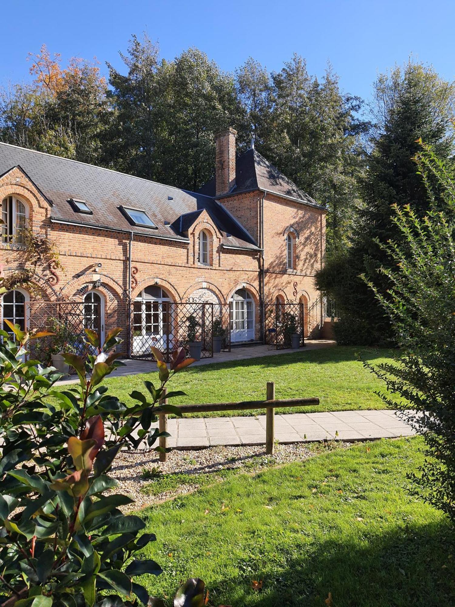 Hostellerie Du Chateau Les Muids La Ferté-Saint-Aubin Exterior foto