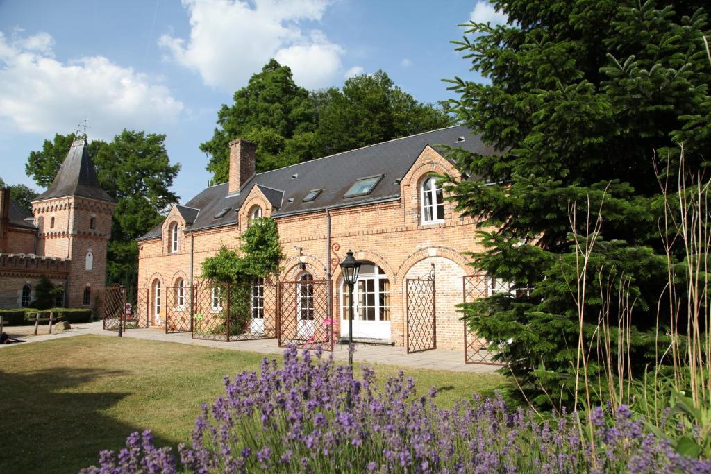 Hostellerie Du Chateau Les Muids La Ferté-Saint-Aubin Exterior foto